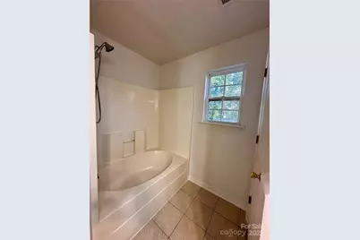 4927 Curtiswood Drive, Charlotte, NC 28213 - Photo 19