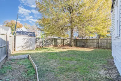 665 Melbourne Court, Charlotte, NC 28209 - Photo 15