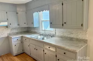 1375 Bradford Mountain Rd, Lenoir, NC 28645 - Photo 11