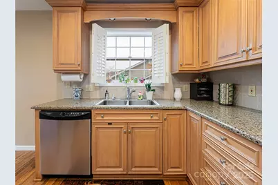 361 Laurel Park Place, Hendersonville, NC 28791 - Photo 15