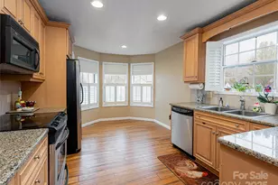 361 Laurel Park Pl, Hendersonville, NC 28791 - Photo 11