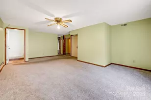 411 Britton Creek Dr, Hendersonville, NC 28791 - Photo 23