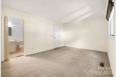 411 Britton Creek Drive #401, Hendersonville, NC 28791 - Photo 15