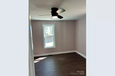 219 W Highland Avenue, Elkin, NC 28621 - Photo 11