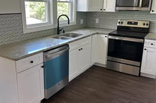 219 W Highland Ave, Elkin, NC 28621 - Photo 9