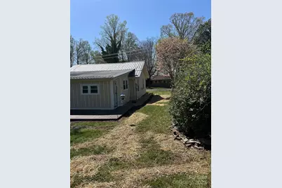 219 W Highland Avenue, Elkin, NC 28621 - Photo 3