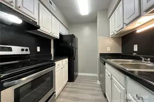 342 Orchard Trace Ln, Charlotte, NC 28213 - Photo 5