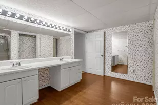 525 Maren Ct, Hendersonville, NC 28739 - Photo 31