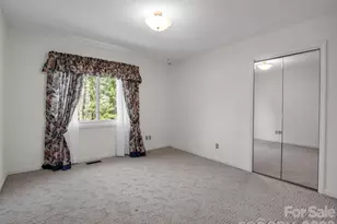 525 Maren Ct, Hendersonville, NC 28739 - Photo 21