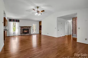 525 Maren Ct, Hendersonville, NC 28739 - Photo 7