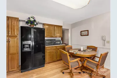 525 Maren Court, Hendersonville, NC 28739 - Photo 9