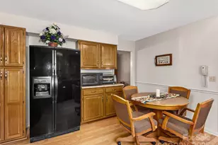 525 Maren Ct, Hendersonville, NC 28739 - Photo 9