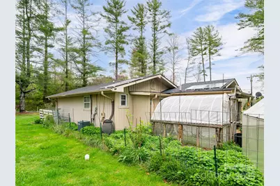 621 Price Road, Hendersonville, NC 28739 - Photo 15