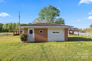 36984 B Carter Rd, New London, NC 28127 - Photo 23