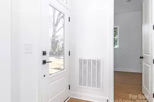 2501 Elon St, Charlotte, NC 28208 - Photo 3