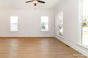 2501 Elon St, Charlotte, NC 28208 - Photo 9