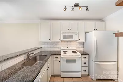 1218 Green Oaks Lane #E, Charlotte, NC 28205 - Photo 7