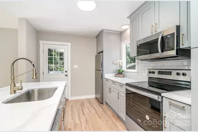 504 N Hawthorne Street, Mount Holly, NC 28120 - Photo 7