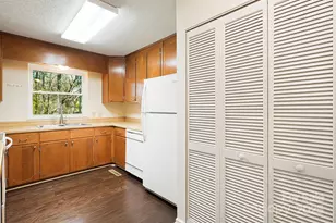 28 Capri Ln, Hendersonville, NC 28792 - Photo 13