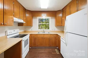 28 Capri Ln, Hendersonville, NC 28792 - Photo 15