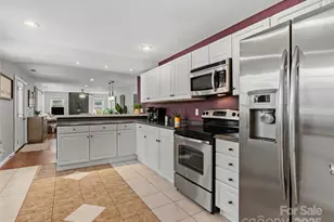 184 Aurora Dr, Asheville, NC 28805 - Photo 9