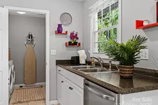 184 Aurora Dr, Asheville, NC 28805 - Photo 11