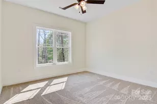 9165 Cherokee Dr, Hickory, NC 28601 - Photo 25