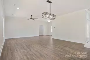 9165 Cherokee Dr, Hickory, NC 28601 - Photo 15