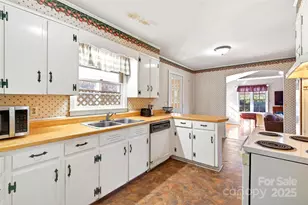 106 Chapel St, Spruce Pine, NC 28777 - Photo 13