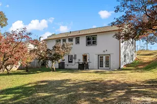 2701 Old North Sharon Amity Rd, Charlotte, NC 28205 - Photo 3