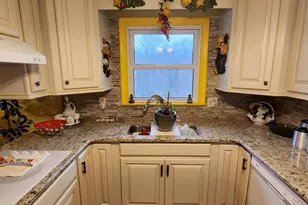 406 S Caldwell Ave, Newton, NC 28658 - Photo 31