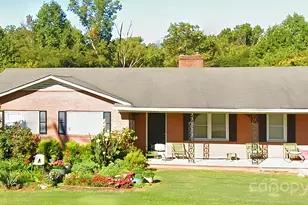 406 S Caldwell Ave, Newton, NC 28658 - Photo 1