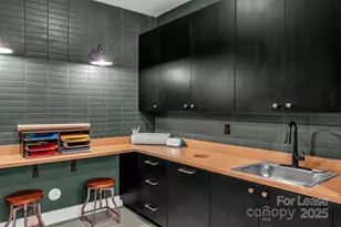 9821 Research Dr, Charlotte, NC 28262 - Photo 11