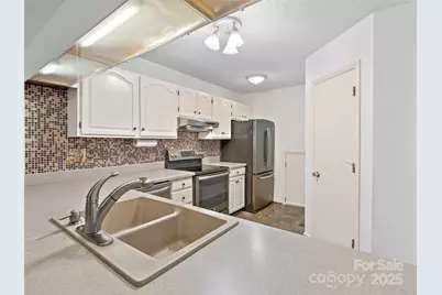 802 Parkway Vista Drive, Asheville, NC 28805 - Photo 13