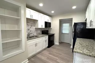 19612 Oak St, Cornelius, NC 28031 - Photo 3