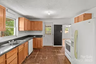 412 Trammell Ave, Canton, NC 28716 - Photo 17