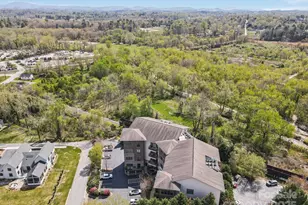 350 E Allen St, Hendersonville, NC 28792 - Photo 31