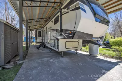 195 Finch Way #7, West Jefferson, NC 28694 - Photo 5