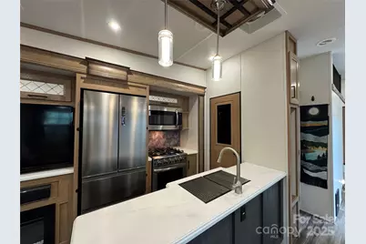 195 Finch Way #7, West Jefferson, NC 28694 - Photo 9