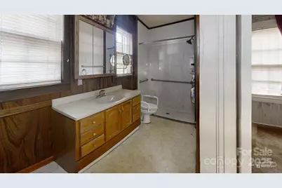 903 W Davidson Avenue, Gastonia, NC 28052 - Photo 9