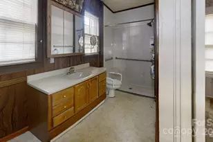 903 W Davidson Ave, Gastonia, NC 28052 - Photo 9