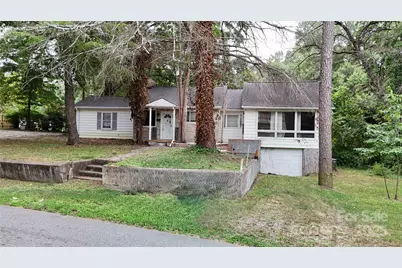 903 W Davidson Avenue, Gastonia, NC 28052 - Photo 1
