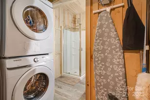 11381 State Hwy 80 N Hwy, Burnsville, NC 28714 - Photo 23