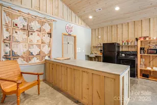 11381 State Hwy 80 N Hwy, Burnsville, NC 28714 - Photo 9