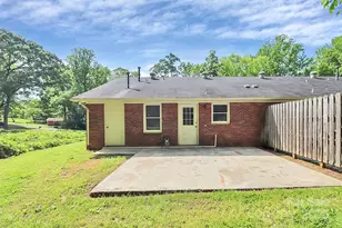 306 Oak St, York, SC 29745 - Photo 7