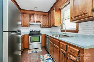 306 Oak St, York, SC 29745 - Photo 9