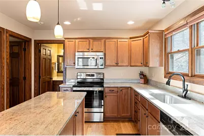 837 Peregrine Drive, Hendersonville, NC 28739 - Photo 17