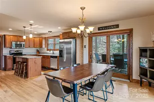 837 Peregrine Dr, Hendersonville, NC 28739 - Photo 15