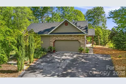 411 Alta Circle, Hendersonville, NC 28739 - Photo 9