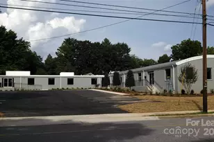 391 10th Ave Dr NE, Hickory, NC 28601 - Photo 1